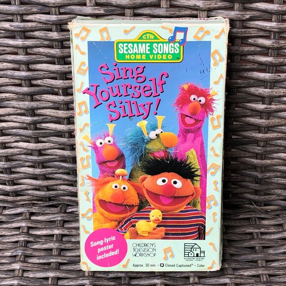 Sesame Street “Sing Yourself Silly” VHS 1990 - Picture 1 of 7